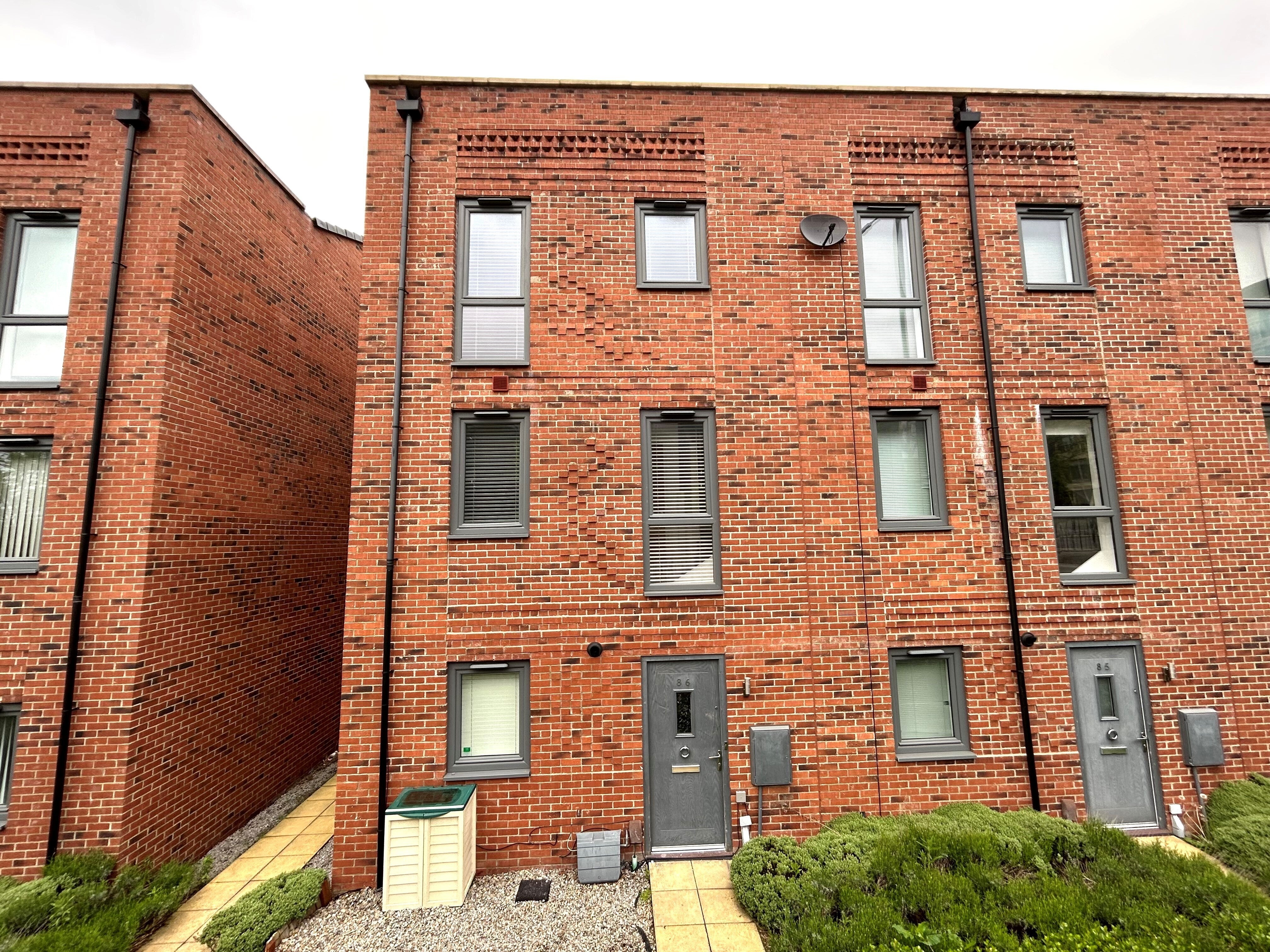 House Carnforth Avenue in Wakefield