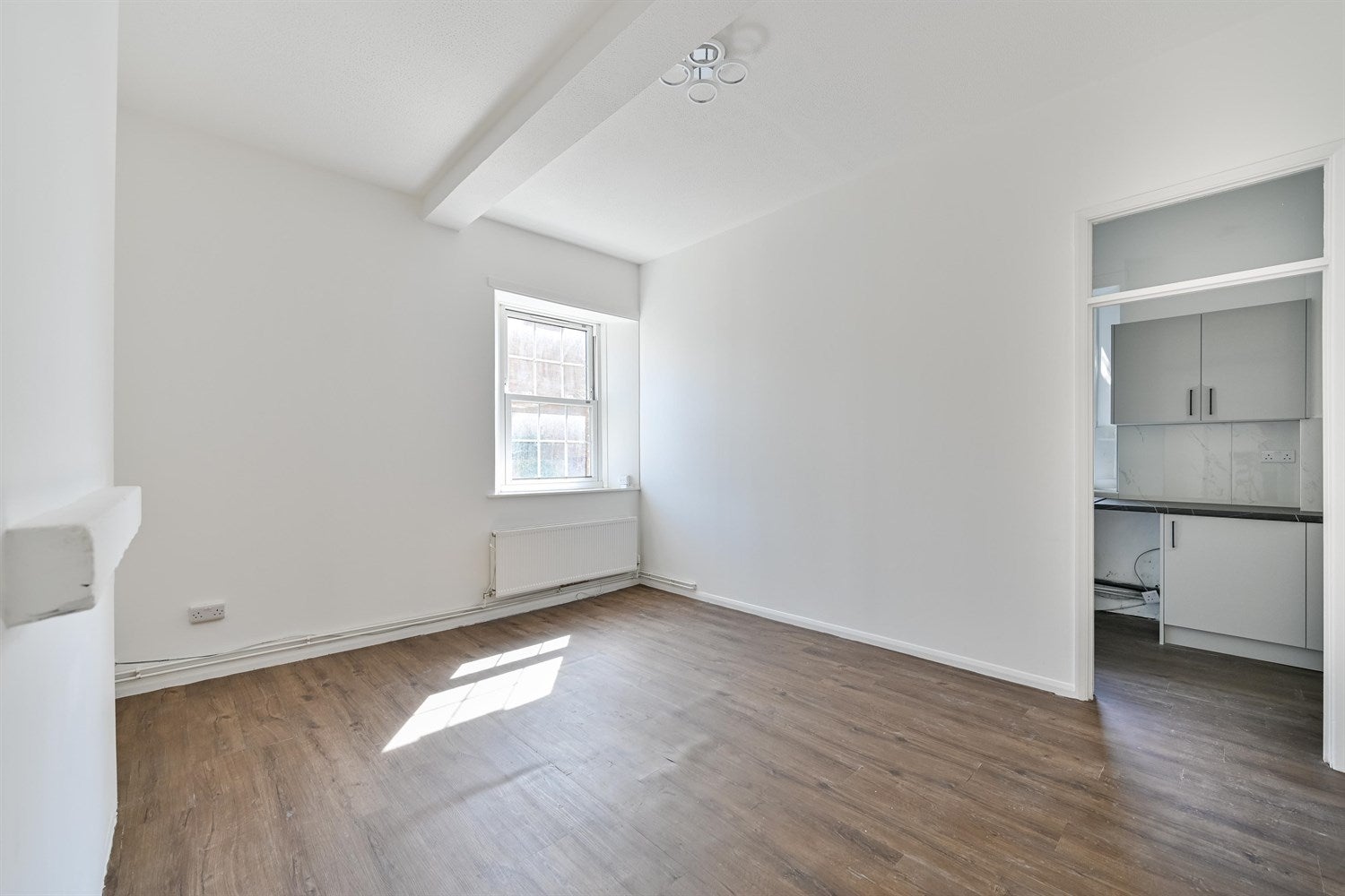 Flat Calcot Place in Holybrook