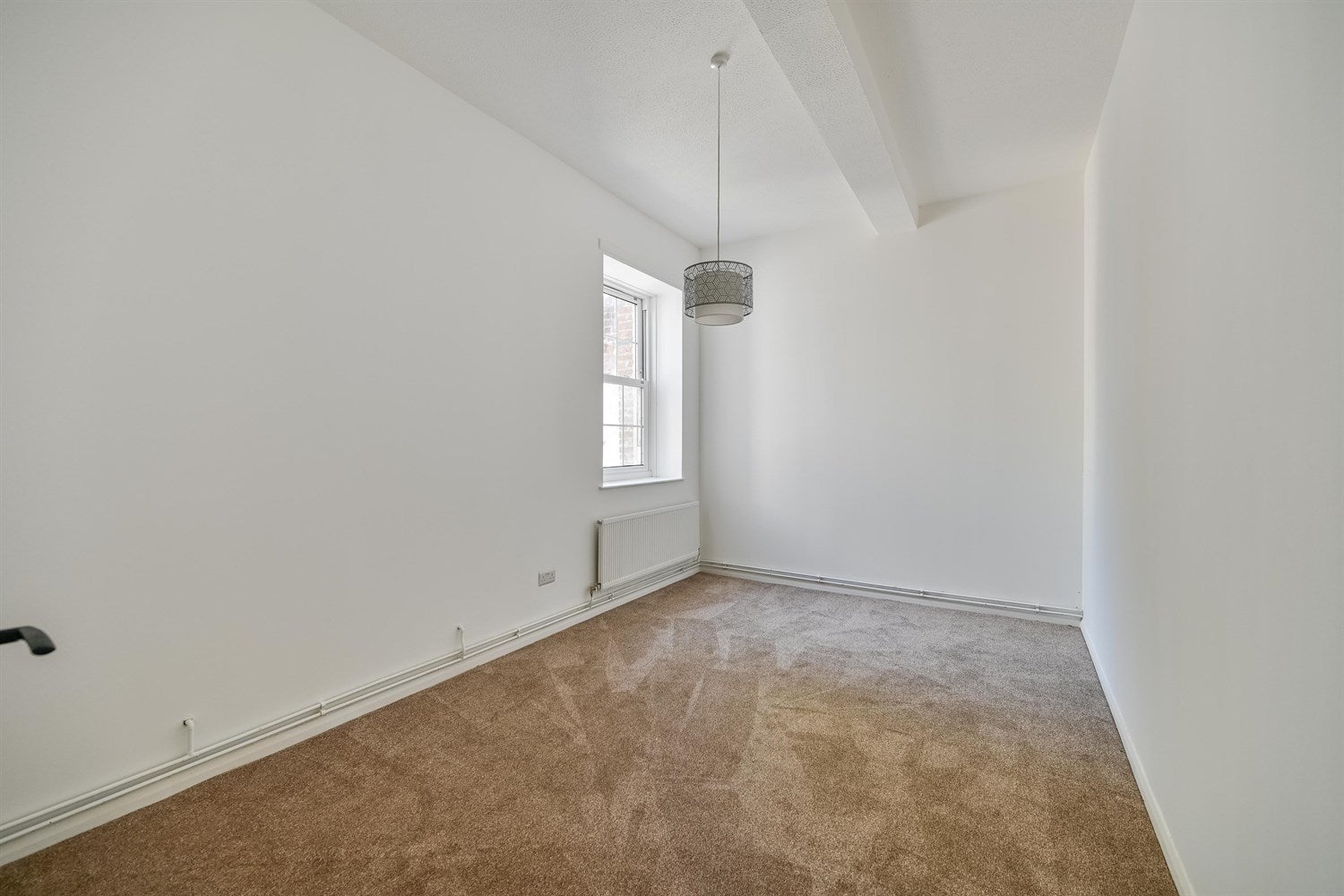 Flat Calcot Place in Holybrook