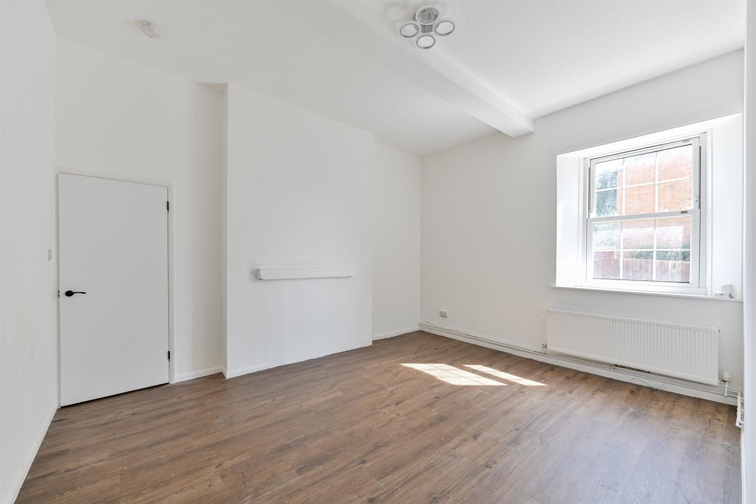Flat Calcot Place in Holybrook