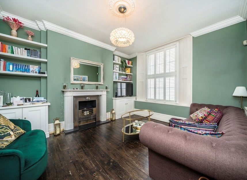 Flat Mylne Street in Greater London