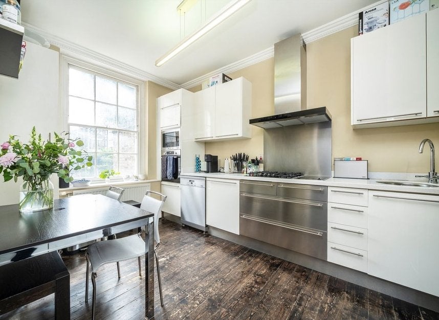 Flat Mylne Street in Greater London