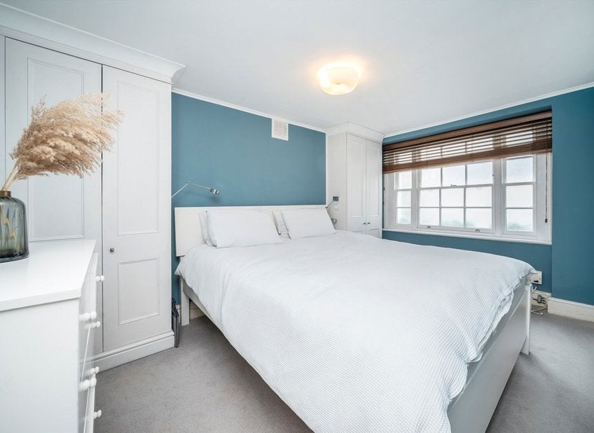 Flat Mylne Street in Greater London