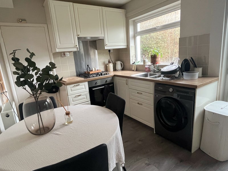 Room Olton Avenue in Nottingham
