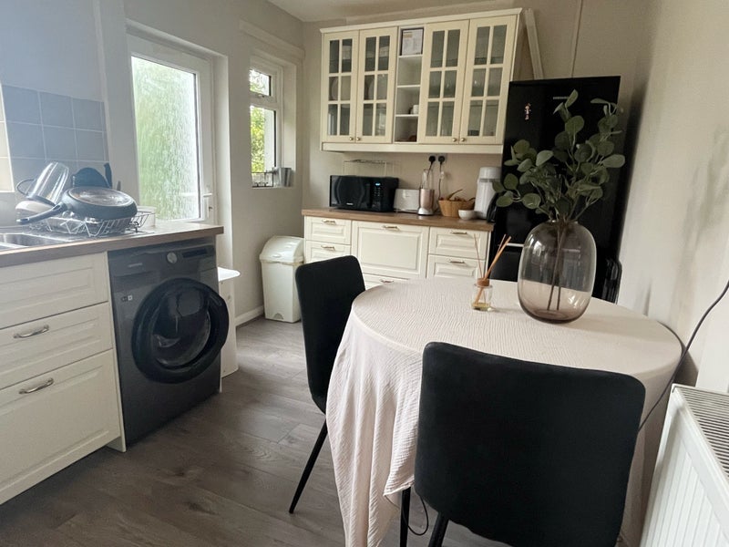 Room Olton Avenue in Nottingham