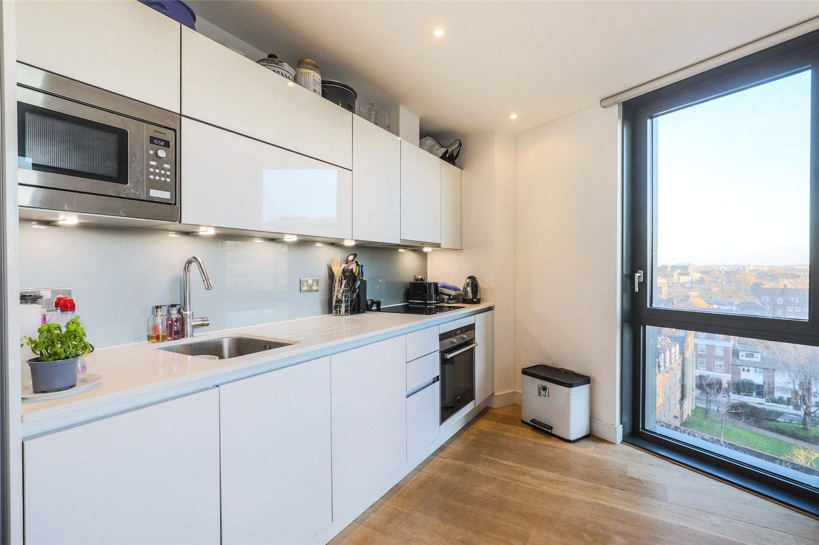 Flat Salamanca Place in Greater London