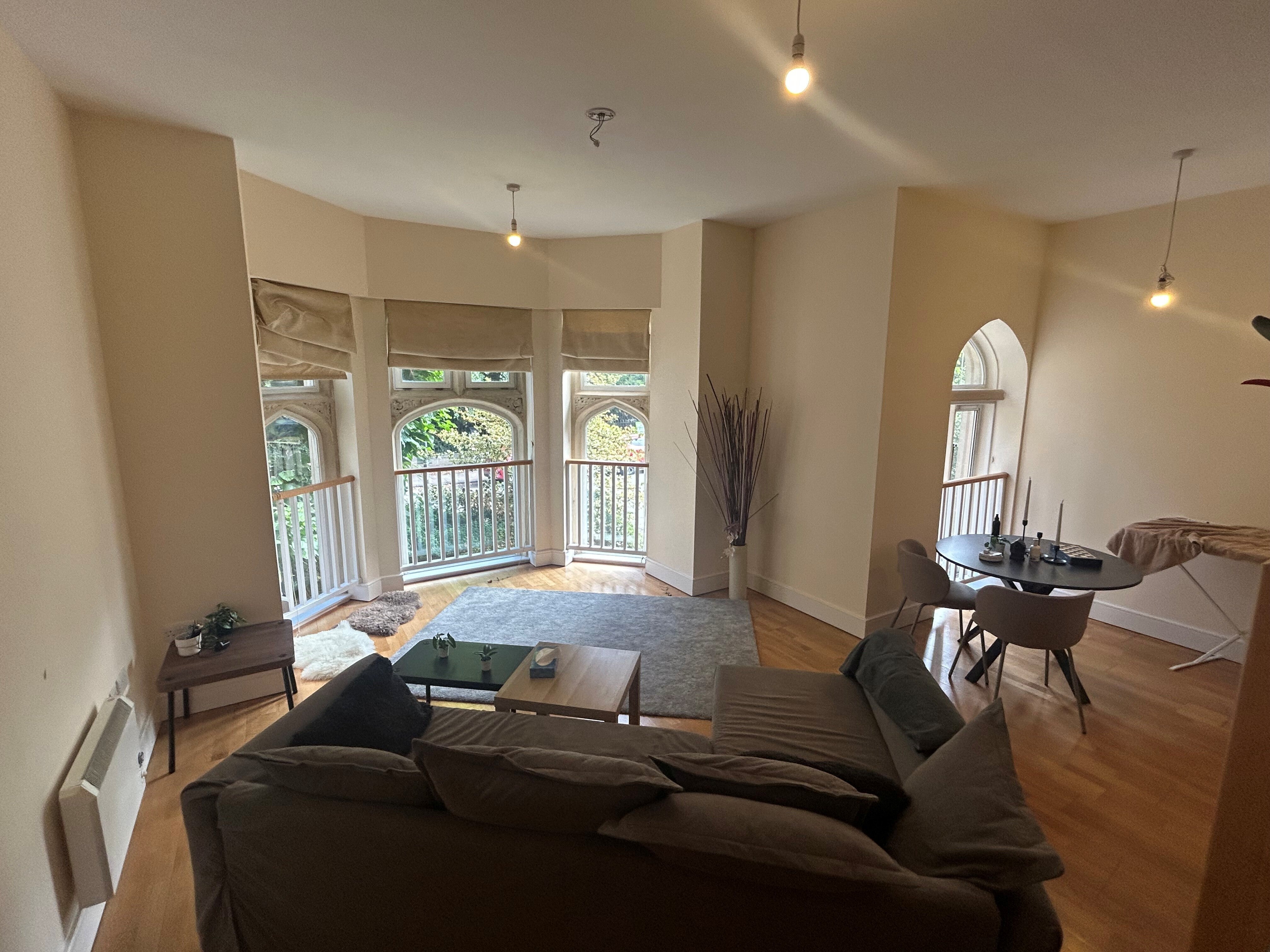 Flat Elmdale Road in Bristol