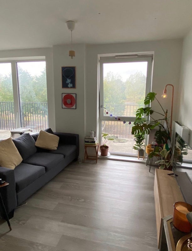 Flat Seven Sisters Road in Greater London
