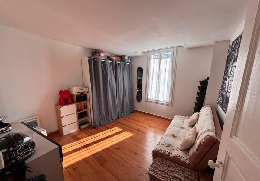 House Rue des Treilles in Libourne
