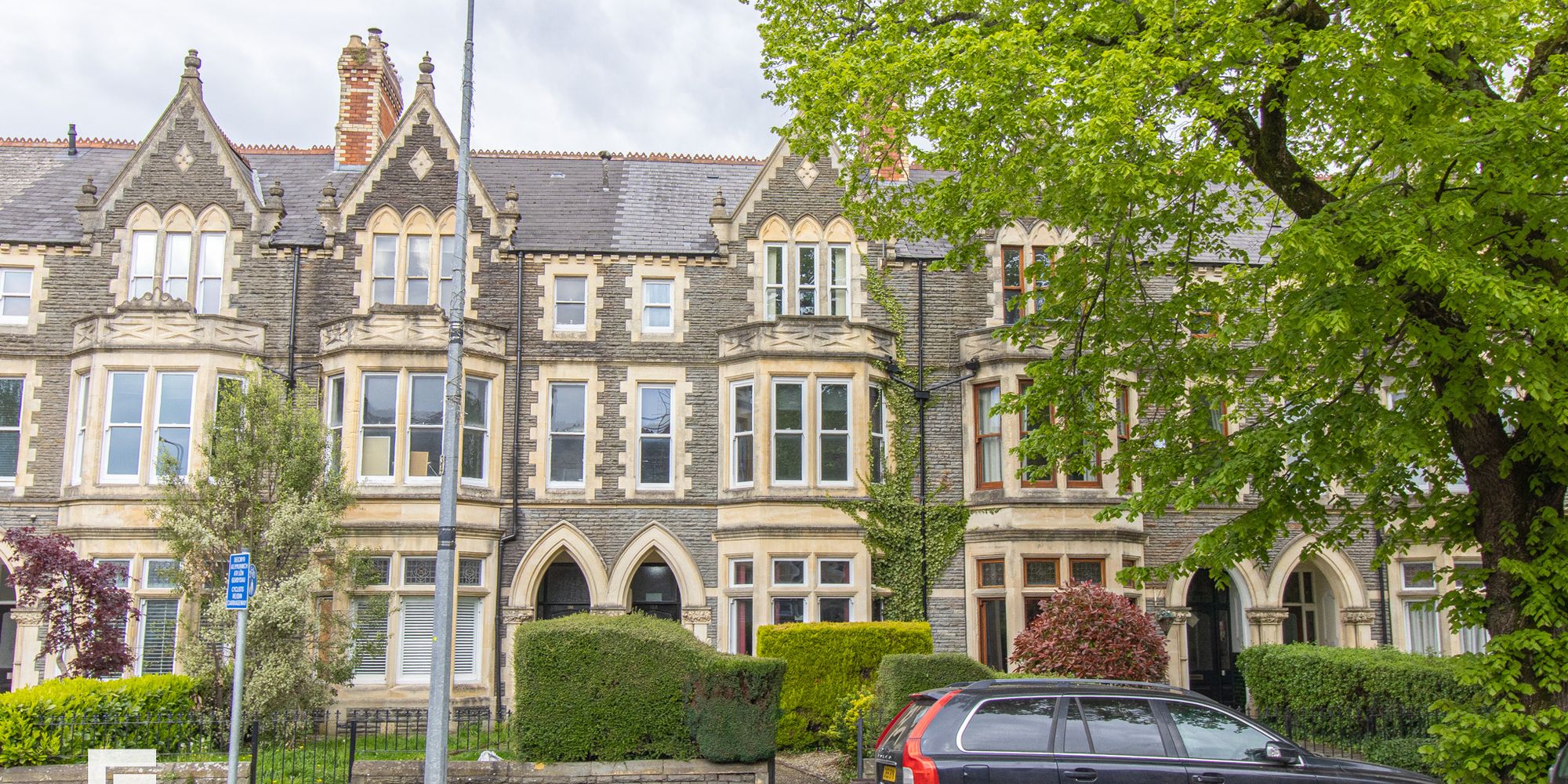 Flat Cathedral Road in Cardiff