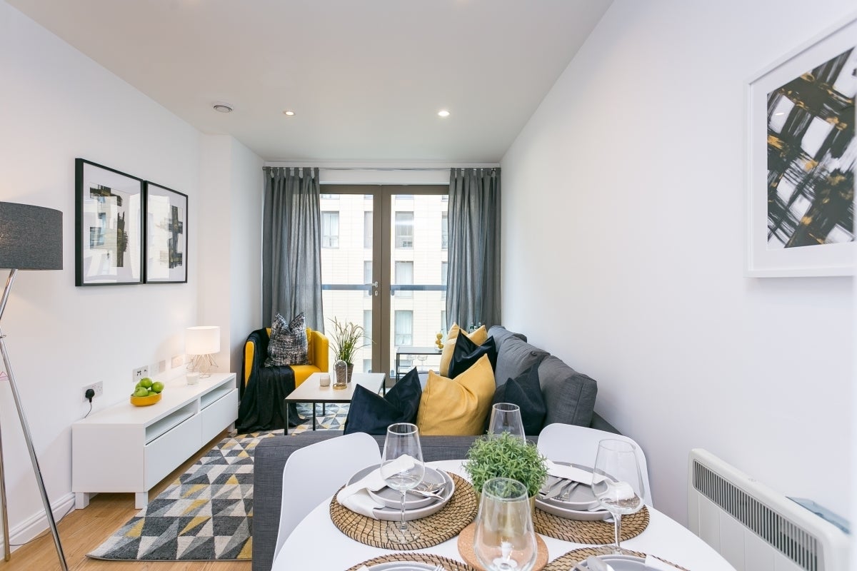 Flat Stockwell Green in Greater London