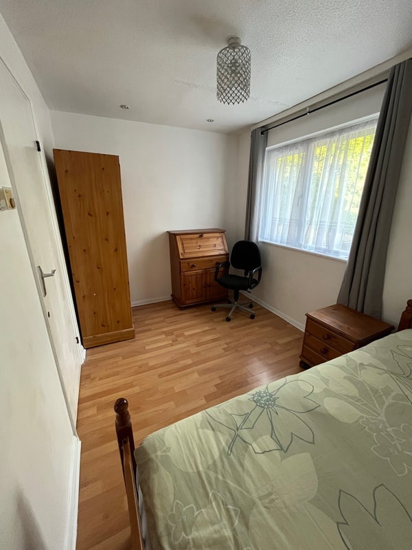 Room Coopers Close in Greater London