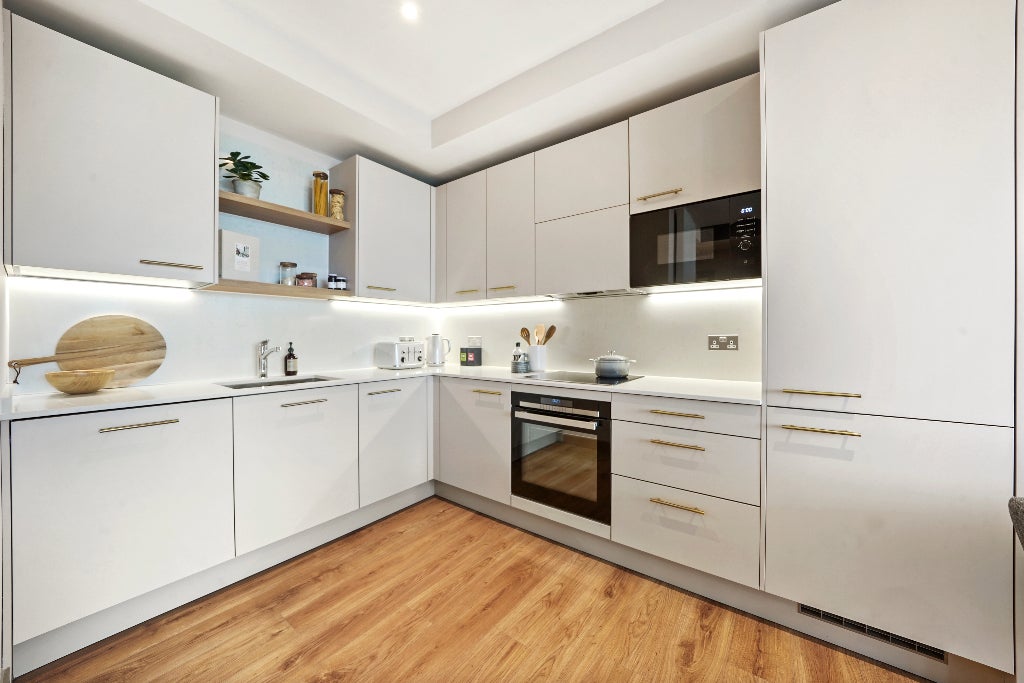Flat Anthems Way in Greater London