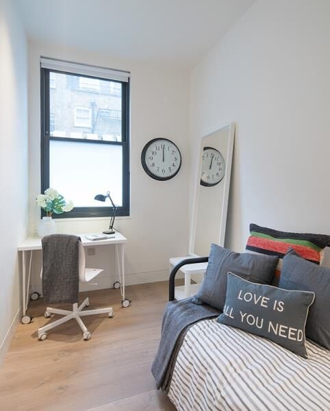 Flat Great Titchfield Street in City of Westminster