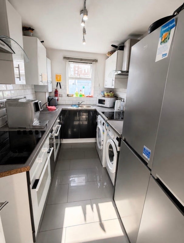 Room Richmond Way in Greater London