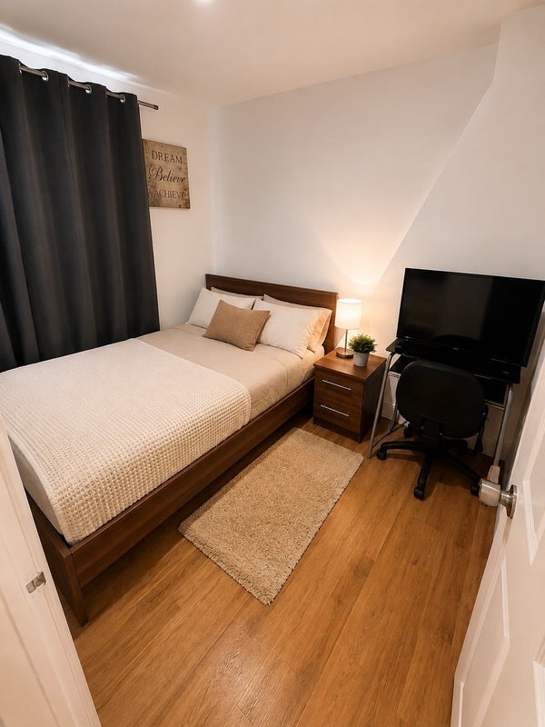 Room Richmond Way in Greater London