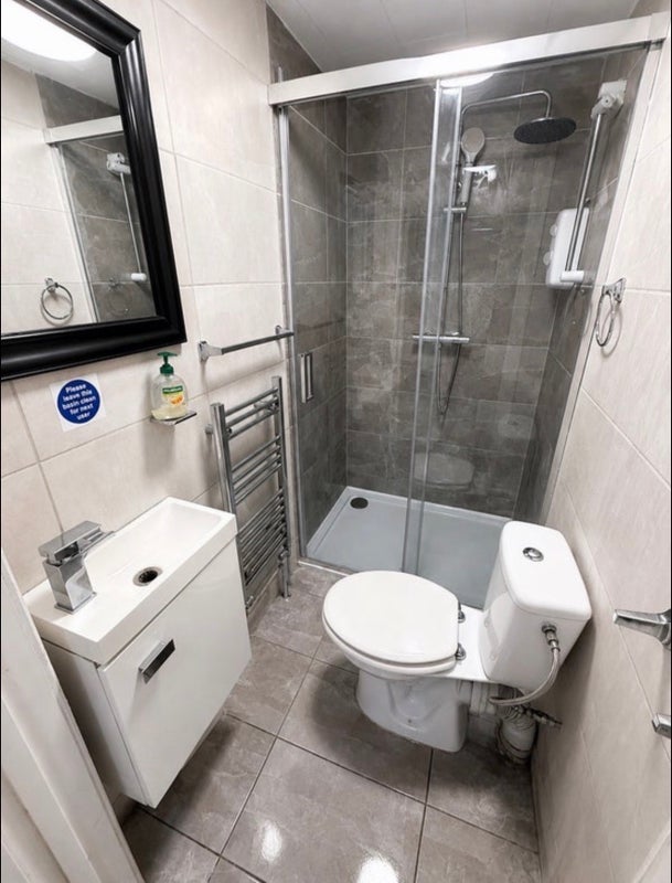 Room Richmond Way in Greater London