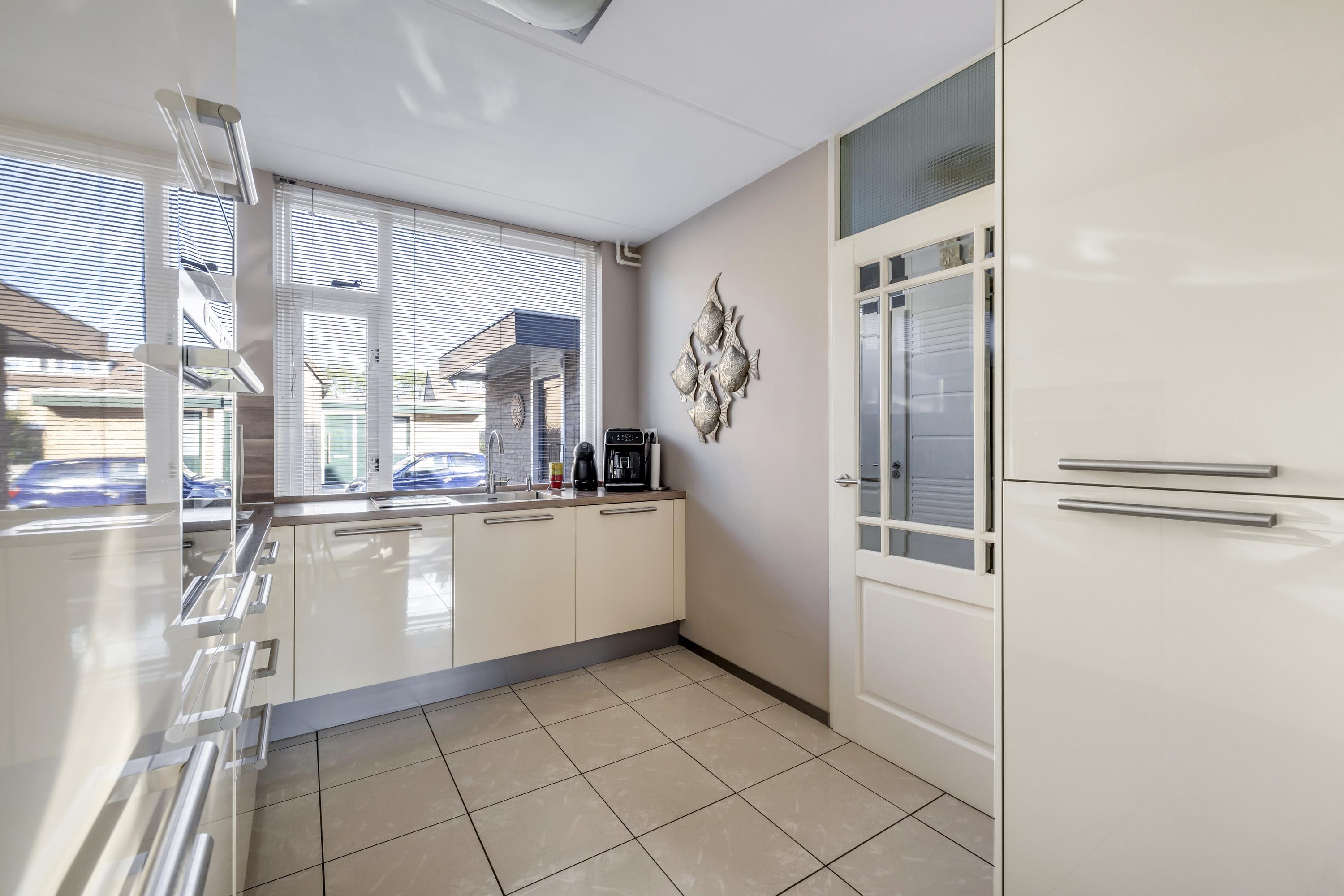 Tussenwoning te koop: Schrijnwerkerstraat 41, Schiedam