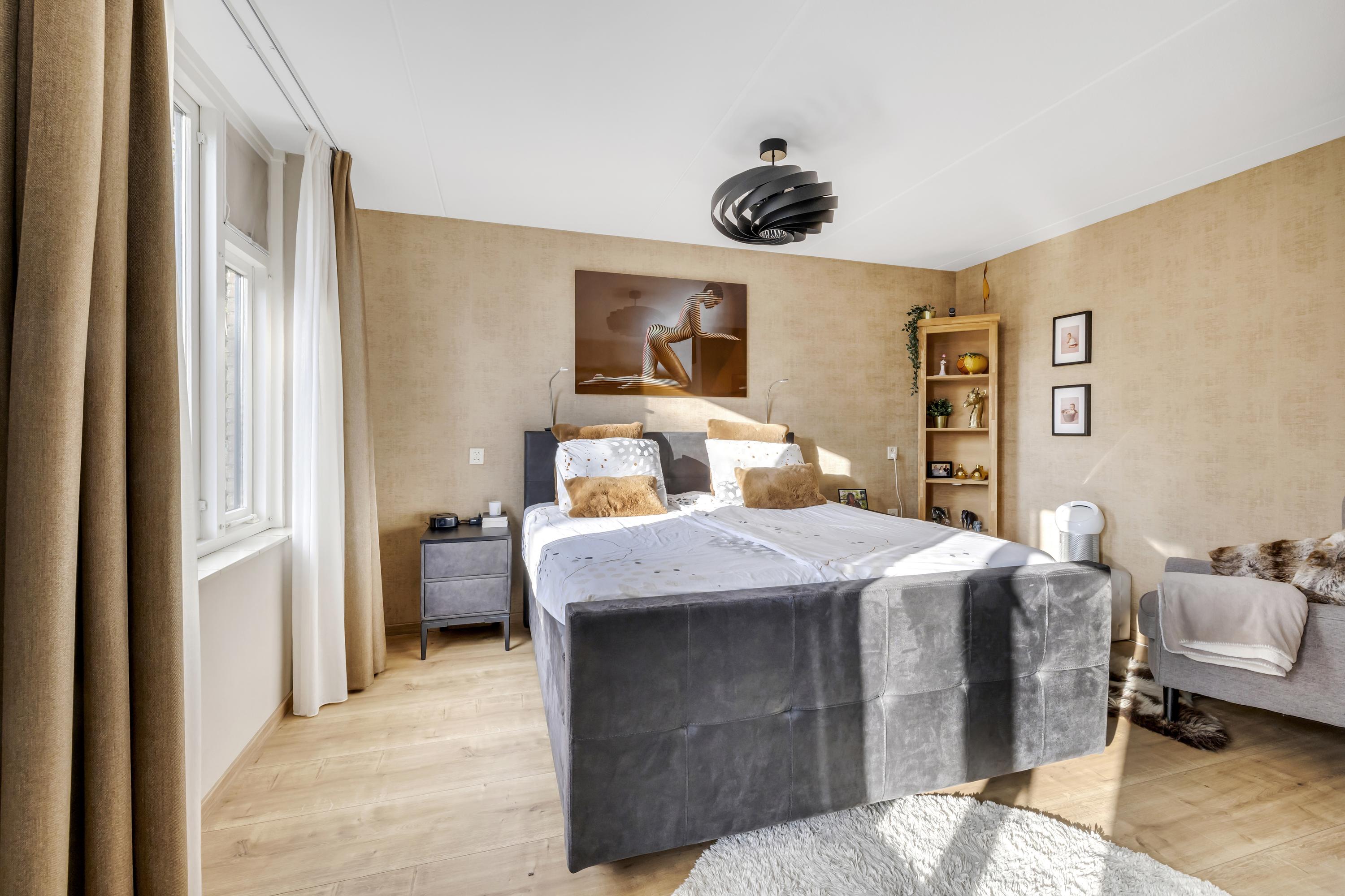 Tussenwoning te koop: Schrijnwerkerstraat 41, Schiedam