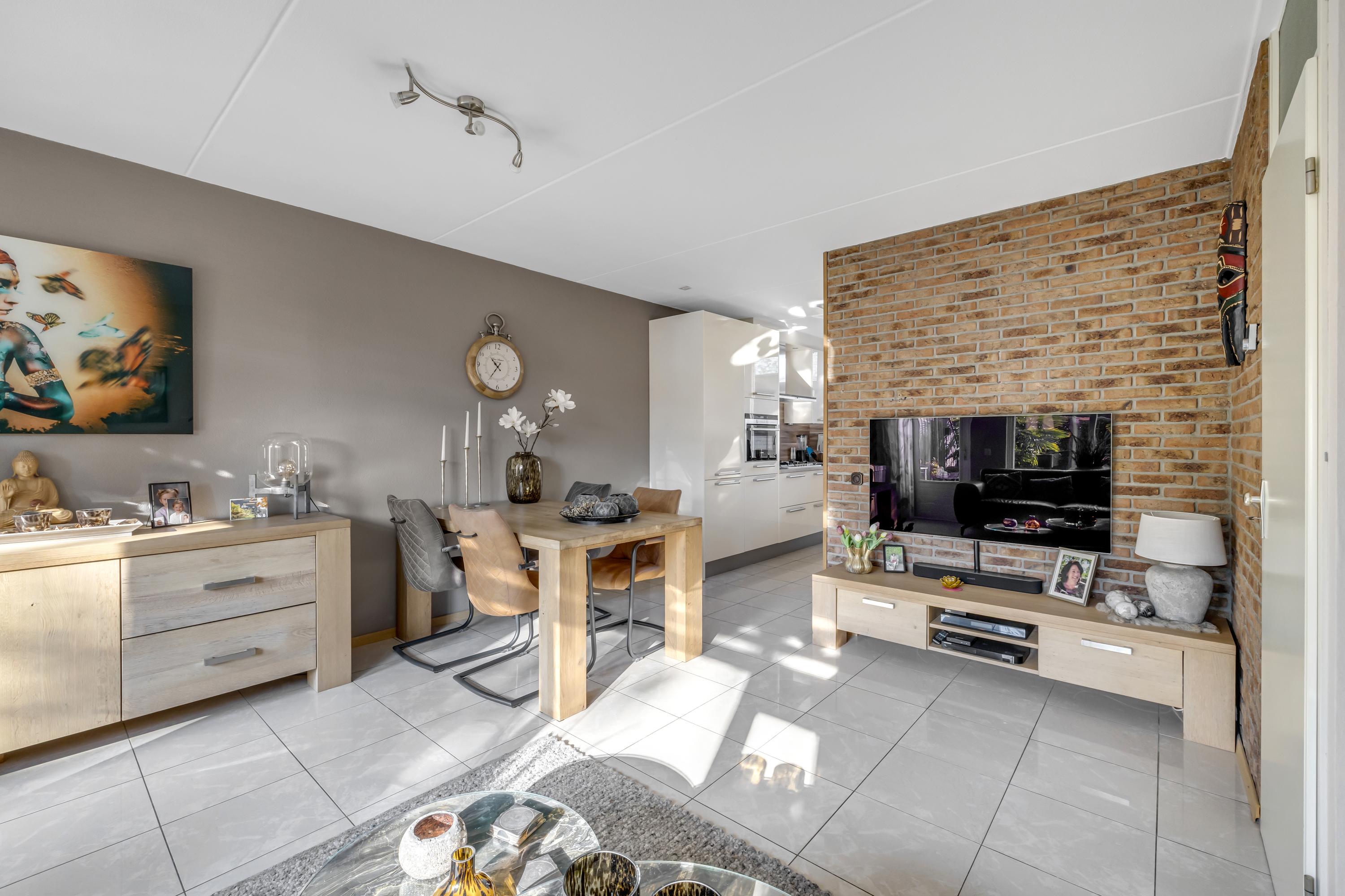 Tussenwoning te koop: Schrijnwerkerstraat 41, Schiedam