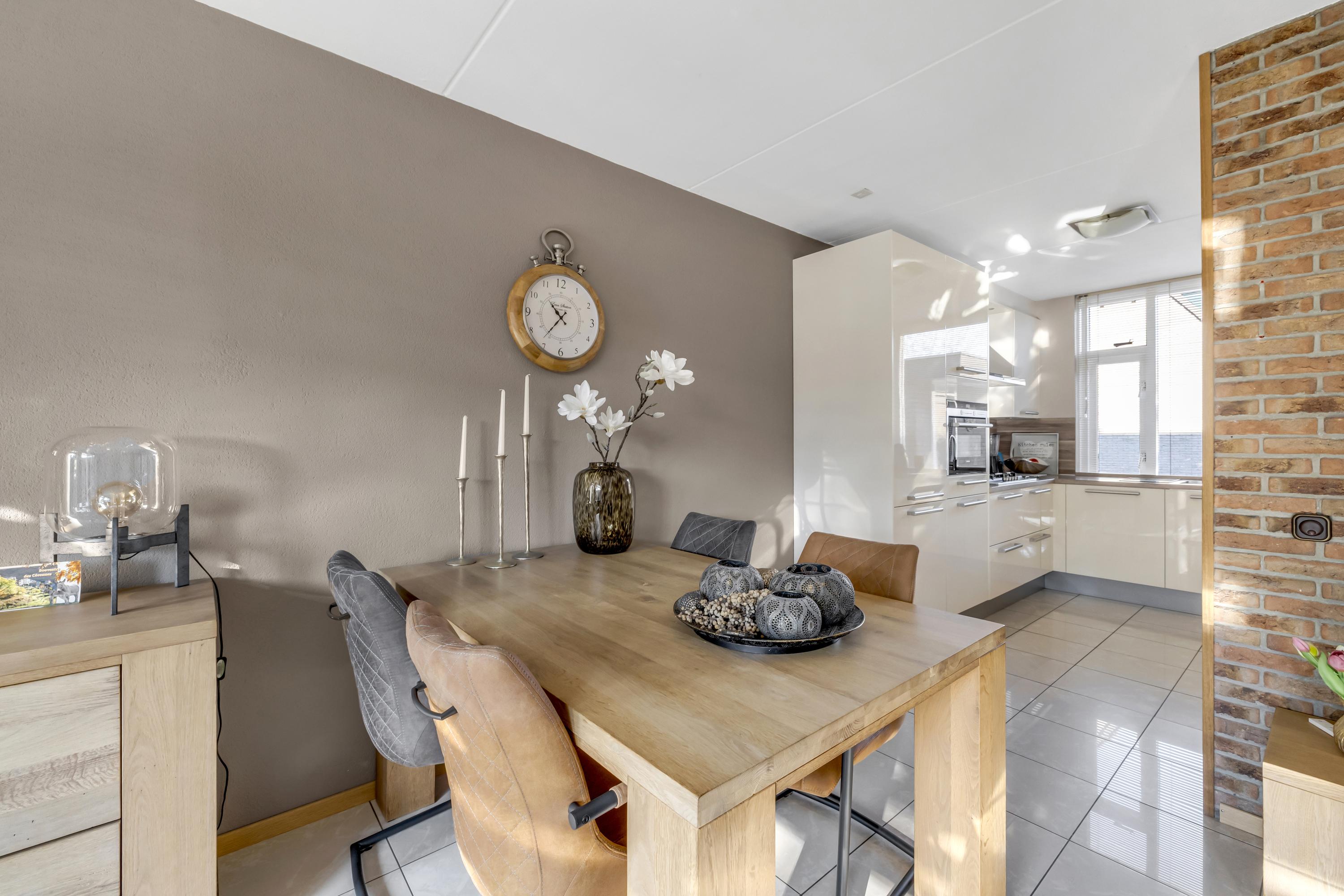Tussenwoning te koop: Schrijnwerkerstraat 41, Schiedam