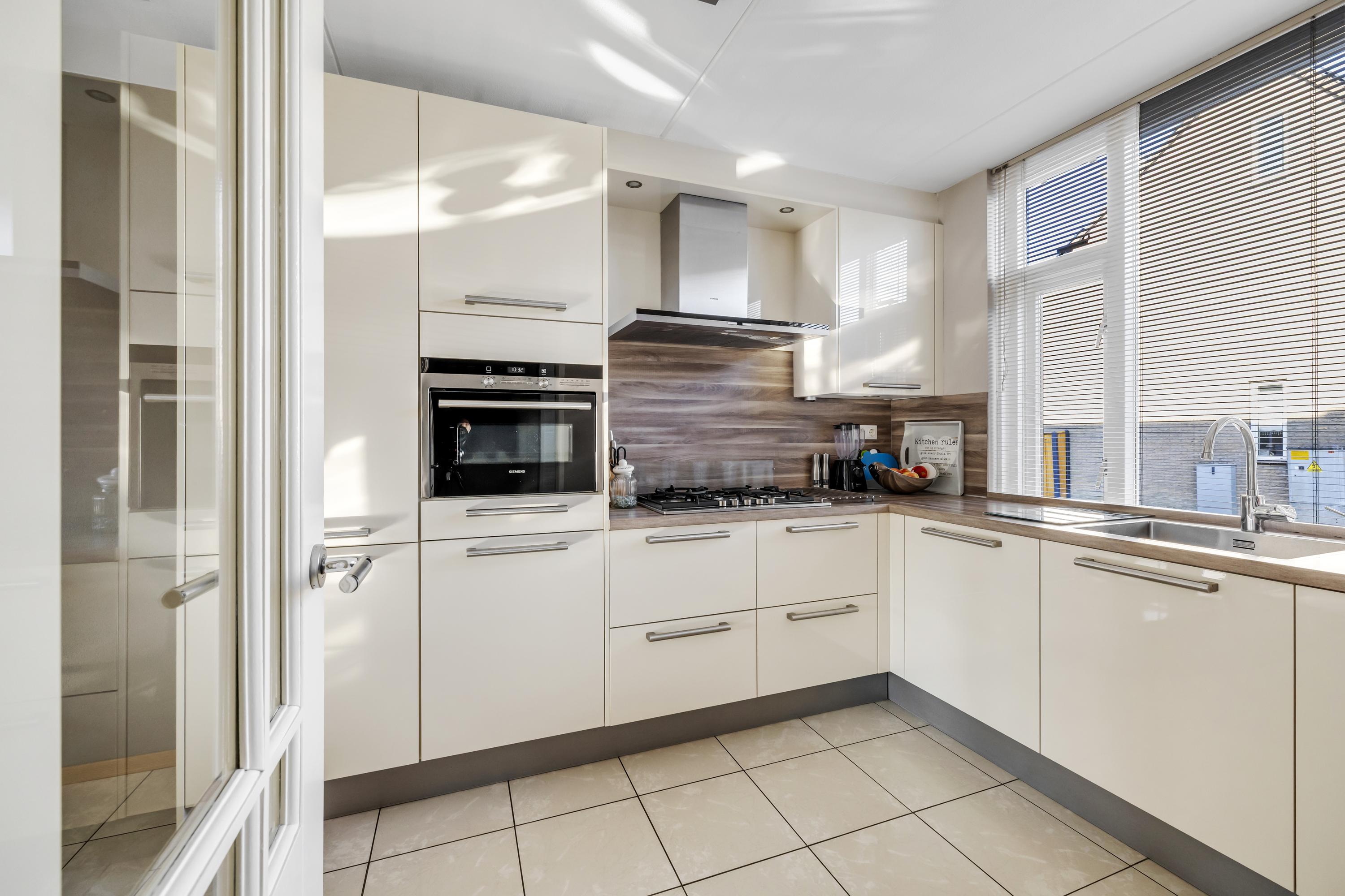 Tussenwoning te koop: Schrijnwerkerstraat 41, Schiedam