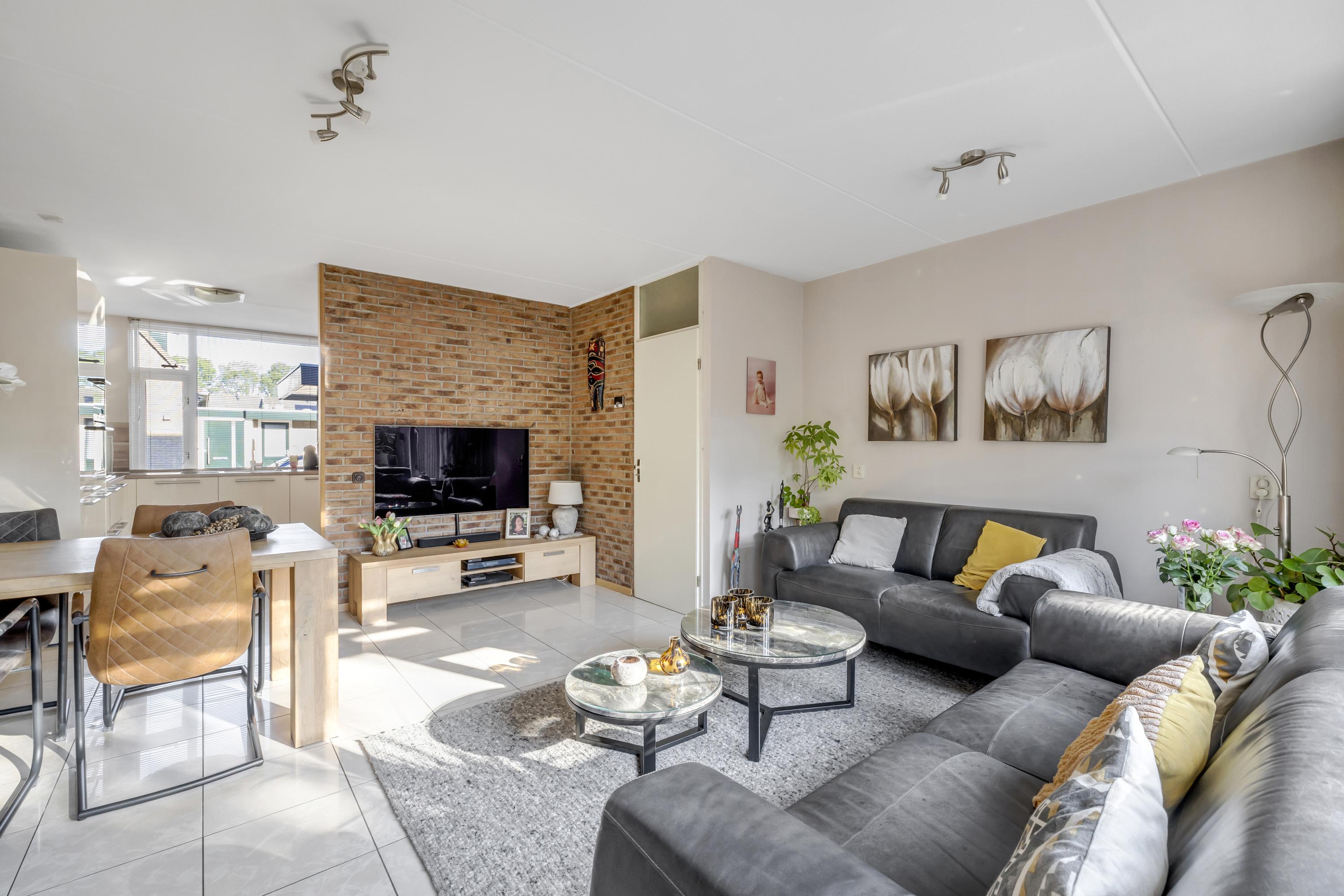 Tussenwoning te koop: Schrijnwerkerstraat 41, Schiedam