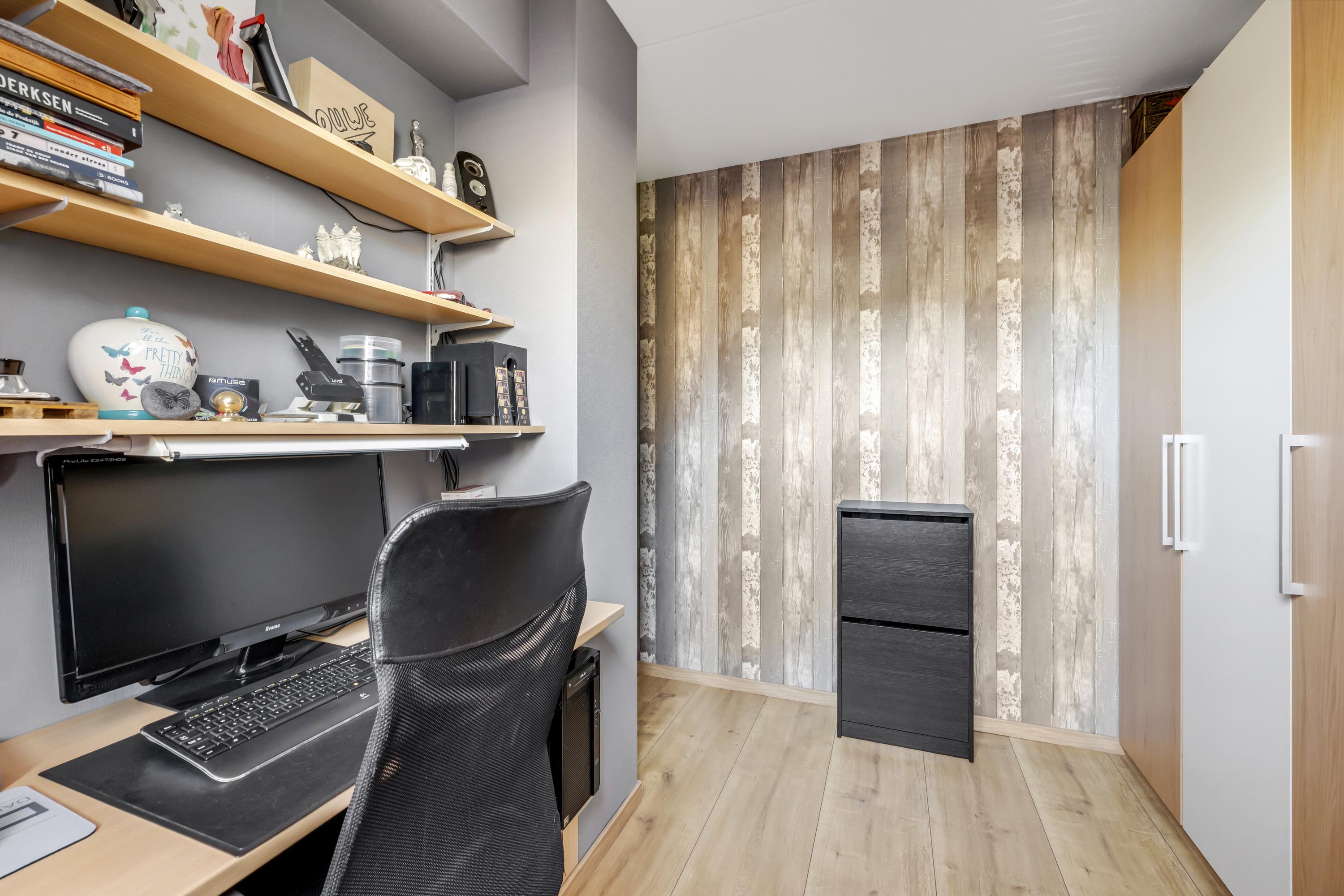 Tussenwoning te koop: Schrijnwerkerstraat 41, Schiedam