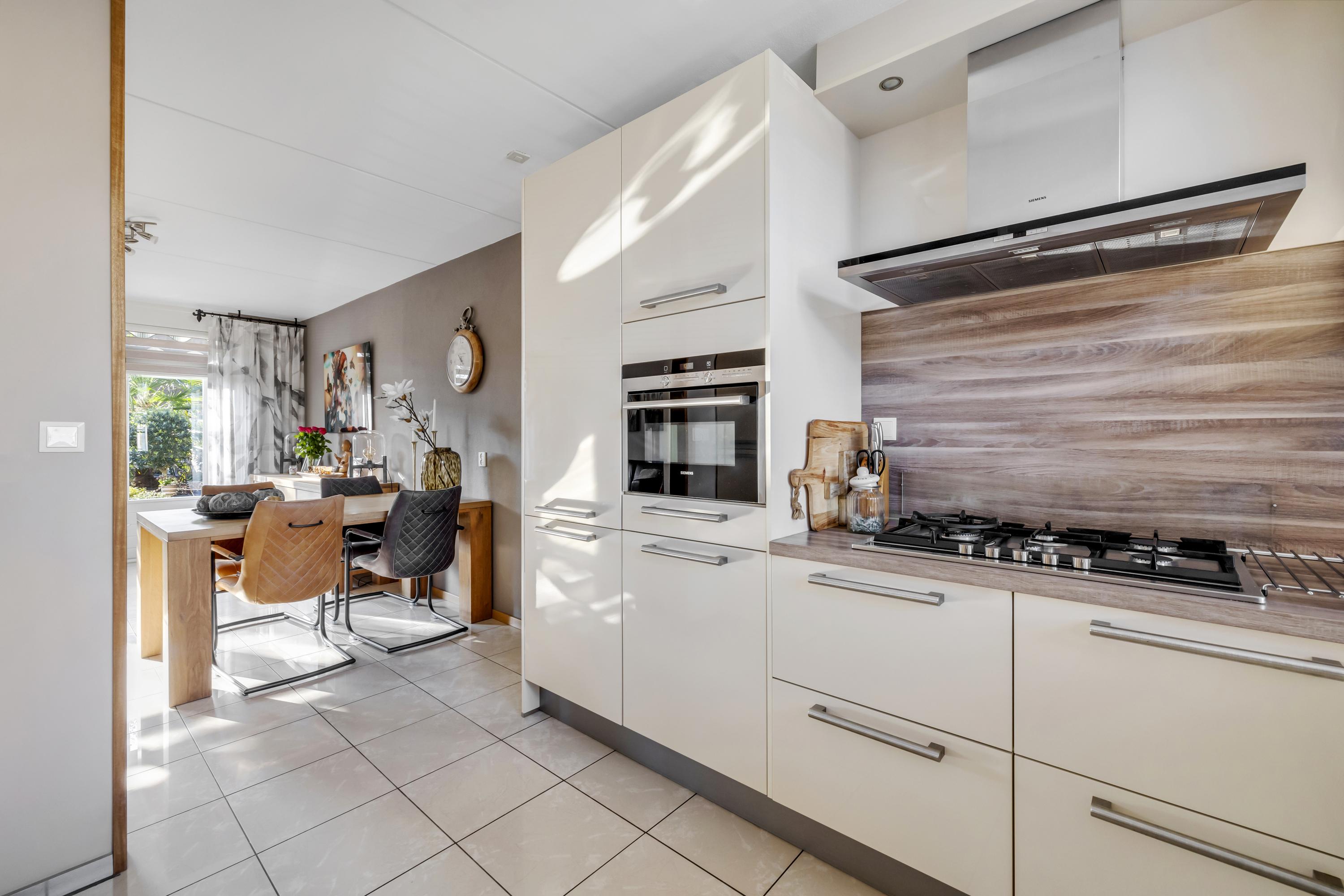 Tussenwoning te koop: Schrijnwerkerstraat 41, Schiedam