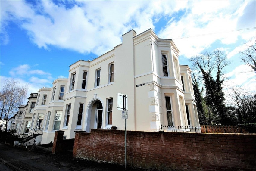 Flat Milverton Hill in Royal Leamington Spa