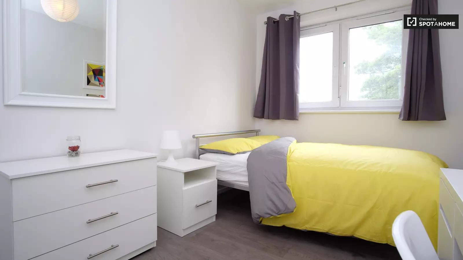 Flat Cambridge Heath Road in Greater London