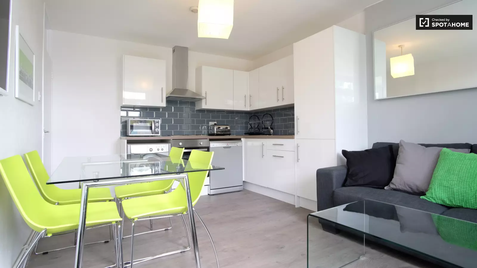 Room Cambridge Heath Road in Greater London