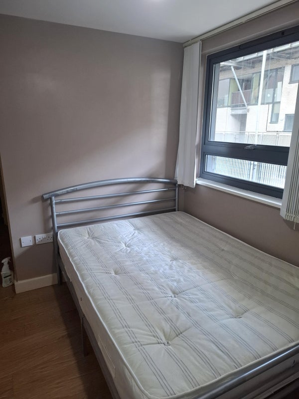 Room Hulme High Street in Manchester