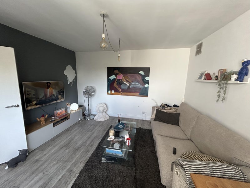 Room Hamilton Road in Greater London