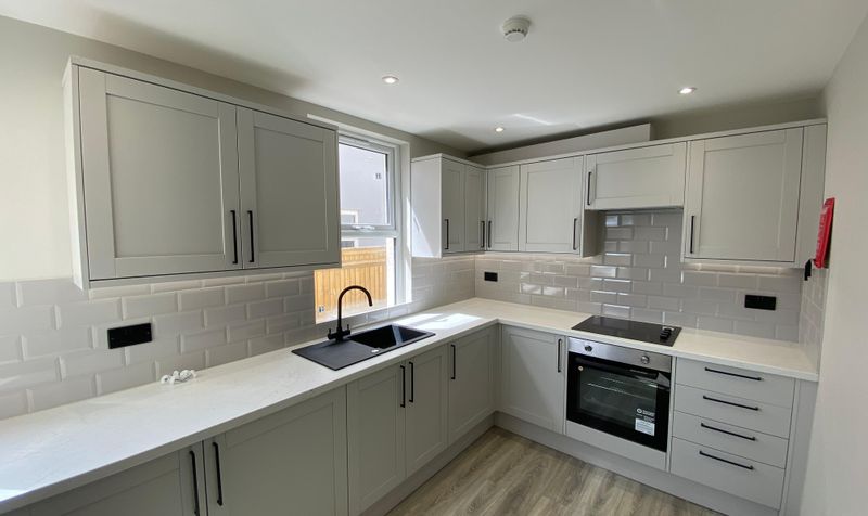 Flat Whitley Wood Road in Reading