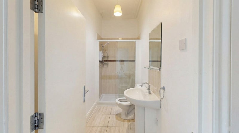 Room Downend Road in Bristol