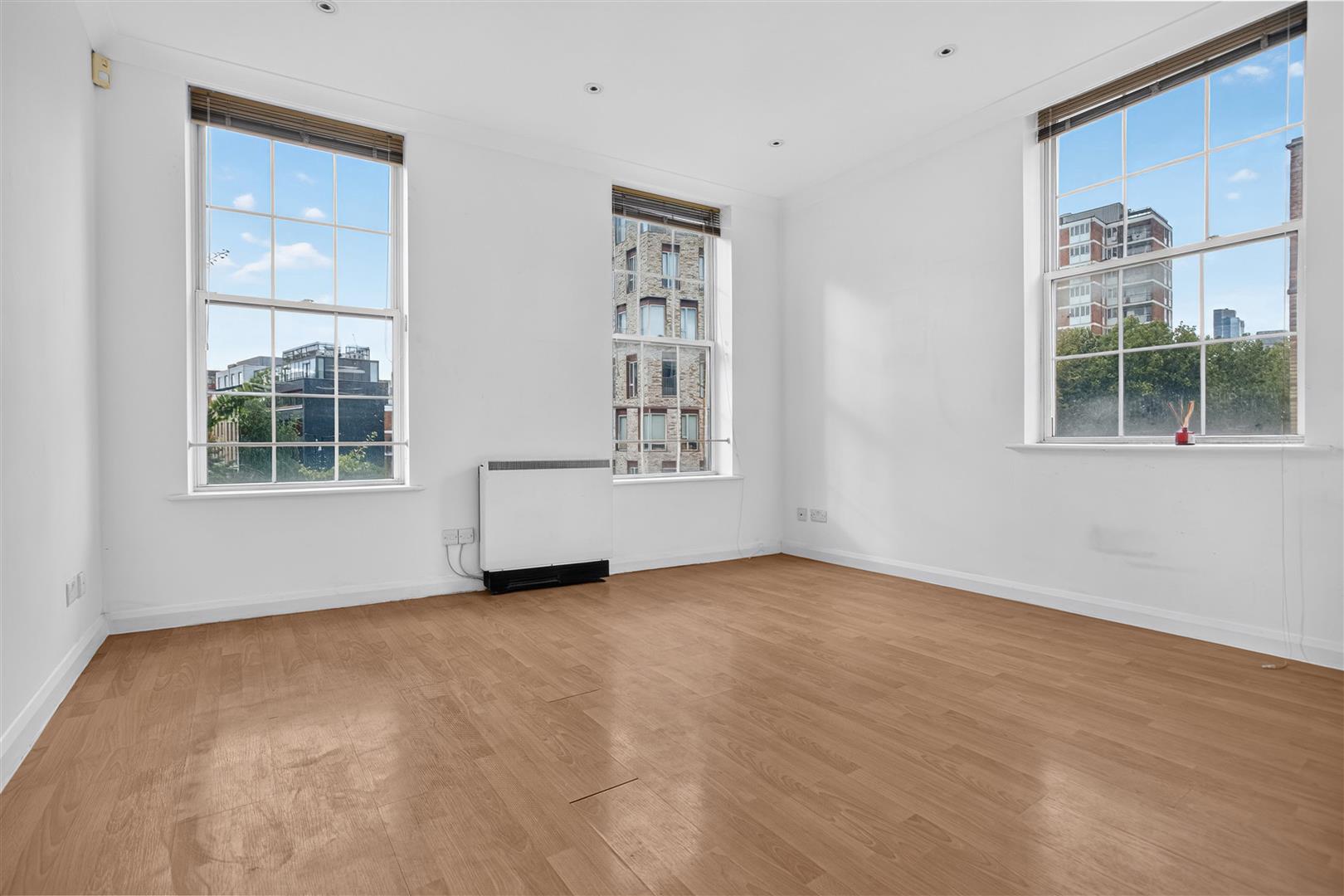 Flat Trinity Street in Greater London