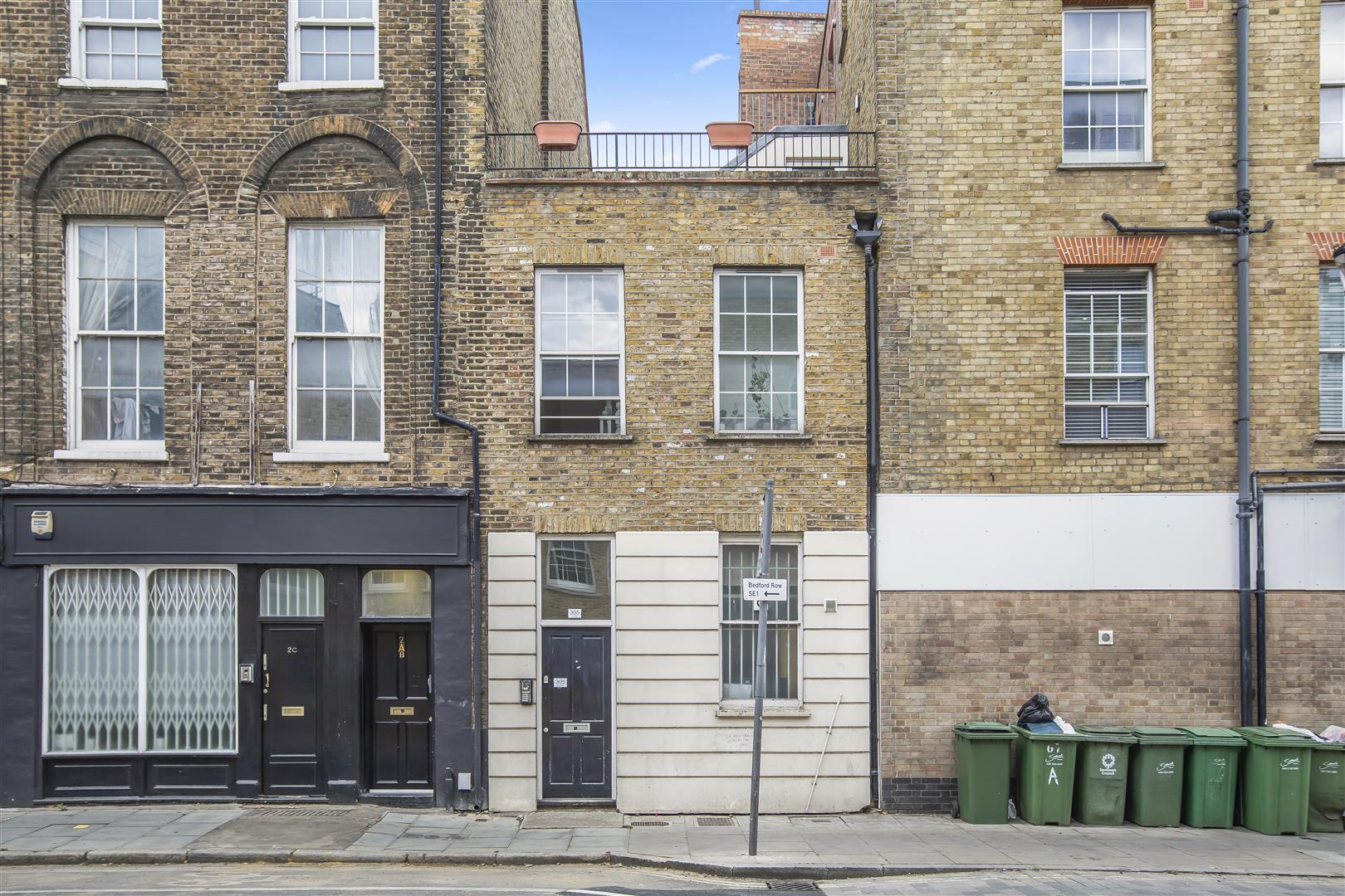 Flat Trinity Street in Greater London