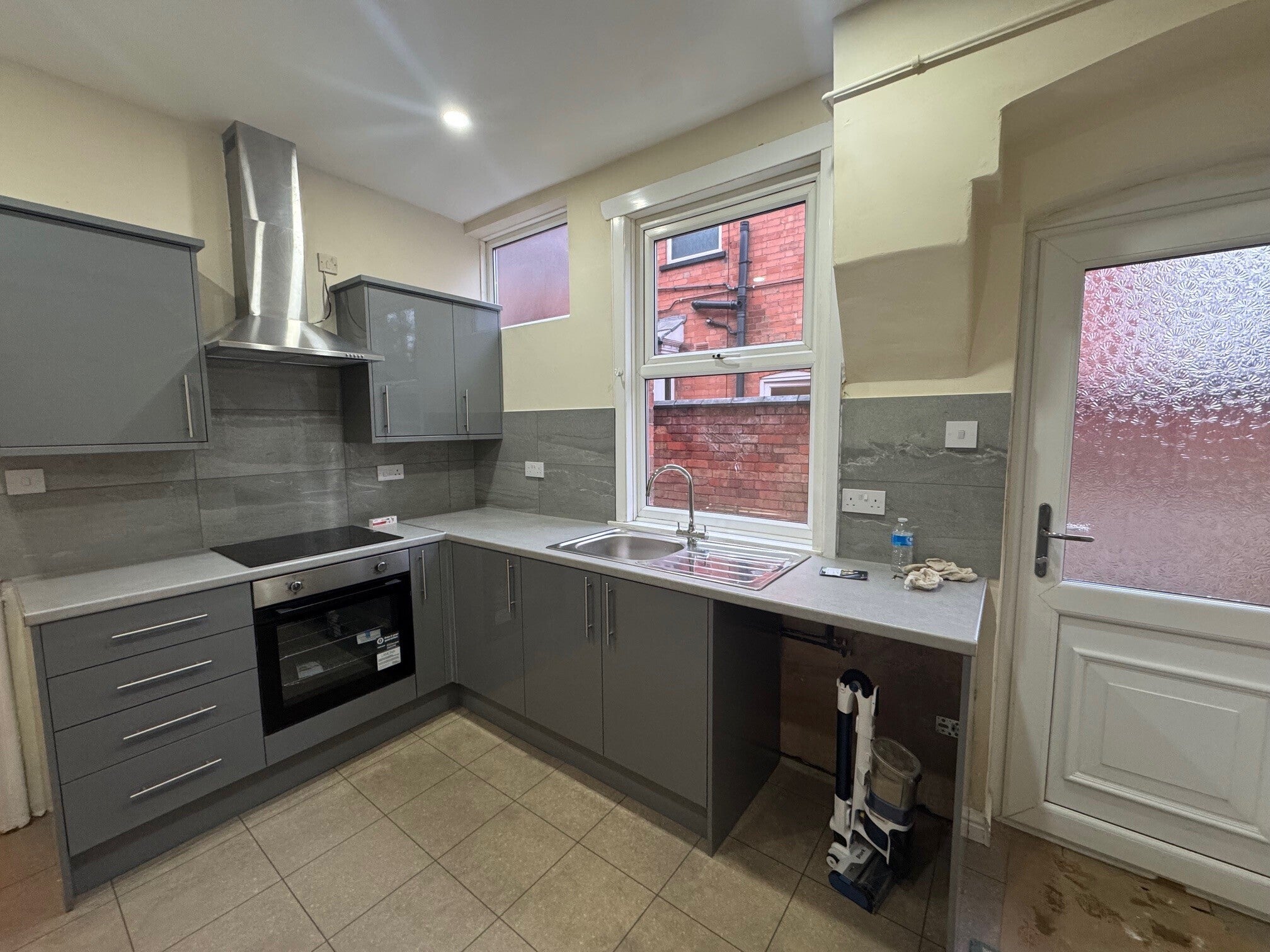 Flat Winchester Avenue in Leicester