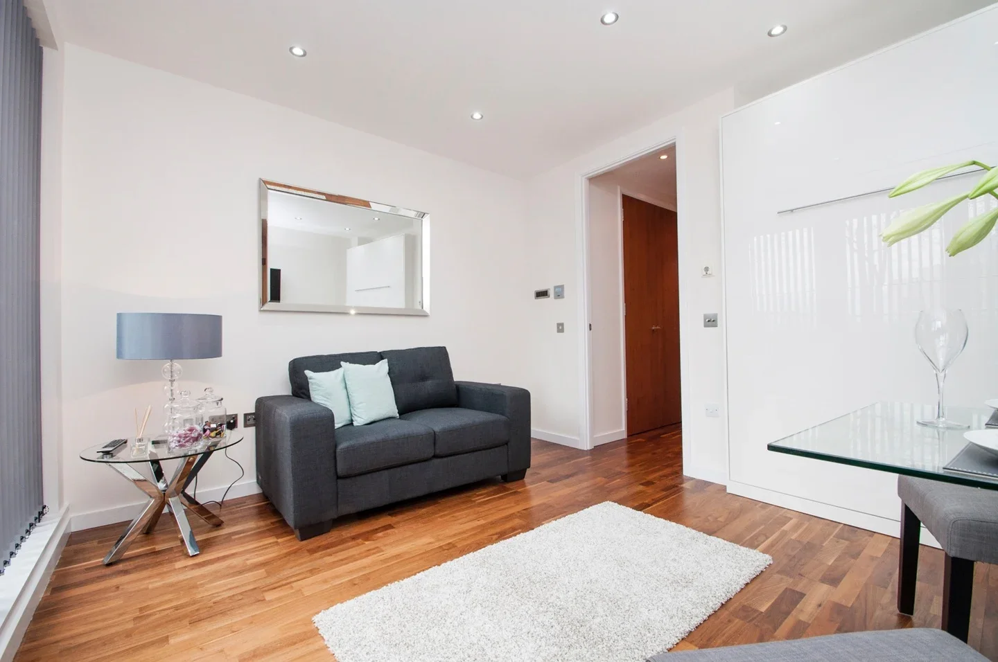 Flat Fairmont Avenue in Greater London