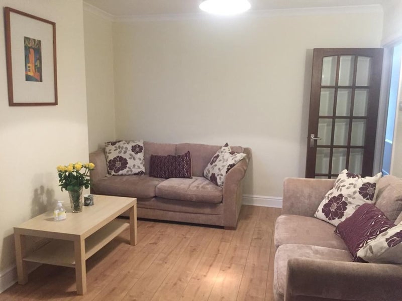 Room Henry Road in Chelmsford