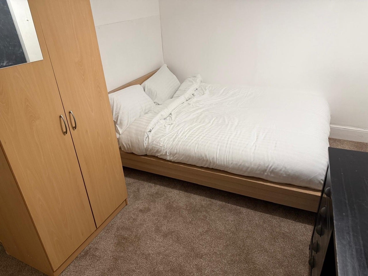 Room Dulverton Road in Leicester