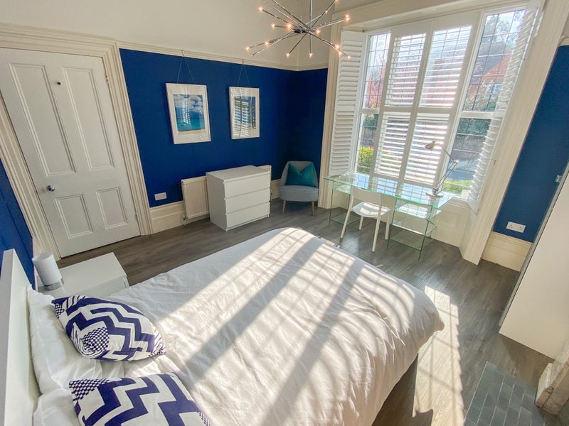 Room Outram Road in Greater London