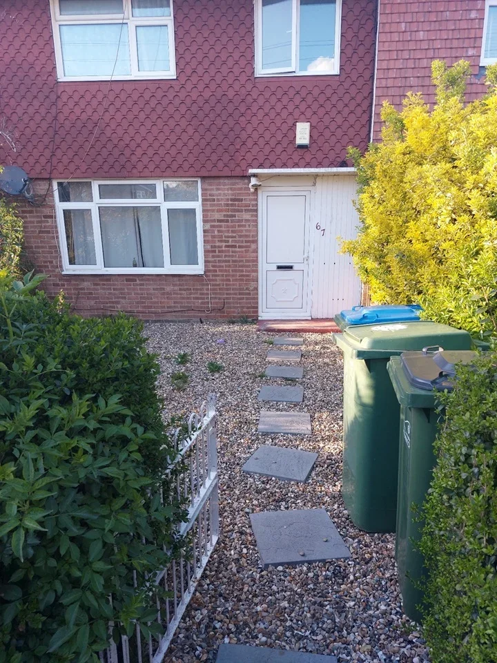 Room Boxgrove Road in Greater London