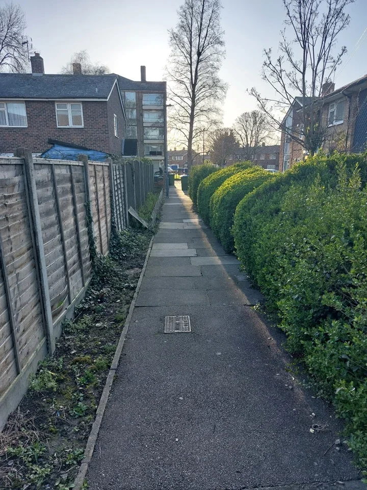 Room Boxgrove Road in Greater London