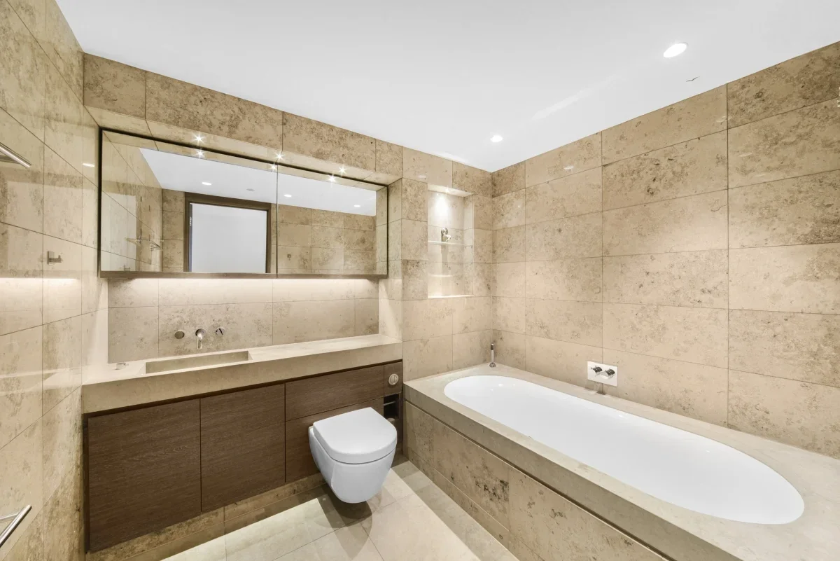 Flat Blackfriars Road in Greater London
