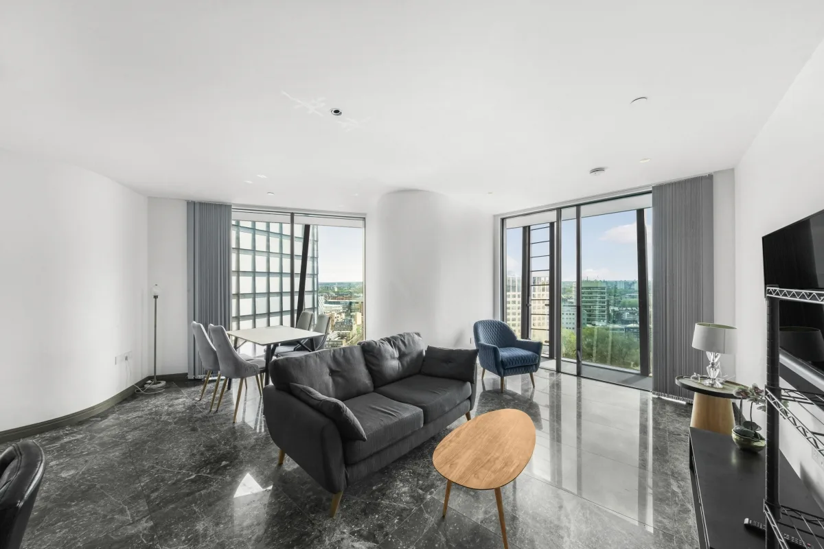 Flat Blackfriars Road in Greater London