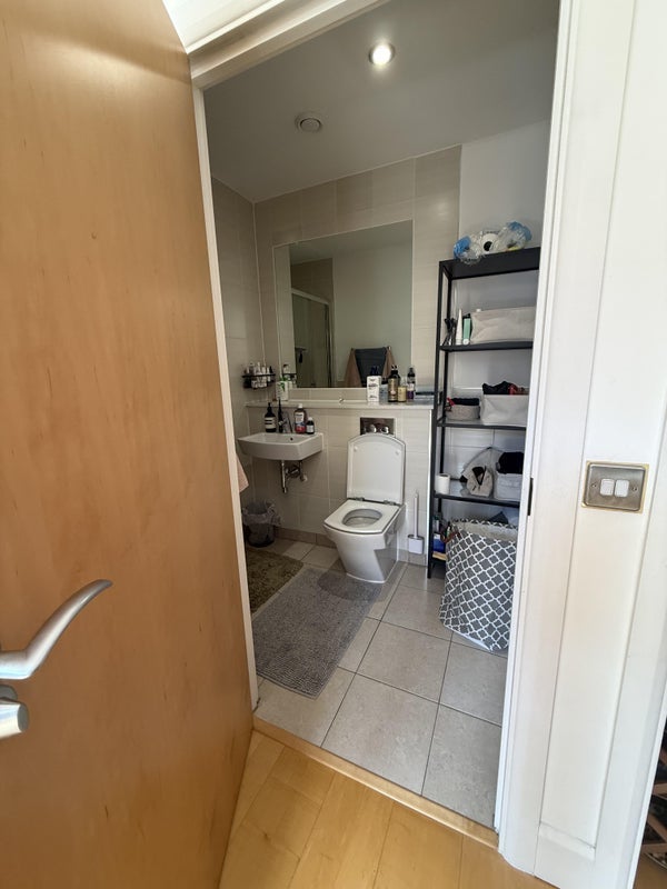 Room Hertford Road in Greater London