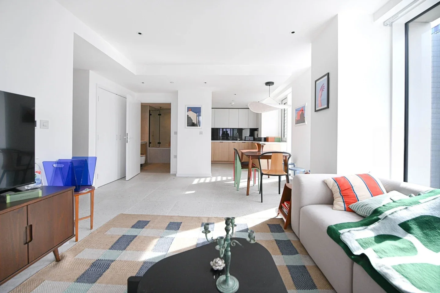 Flat Cendal Crescent in Greater London