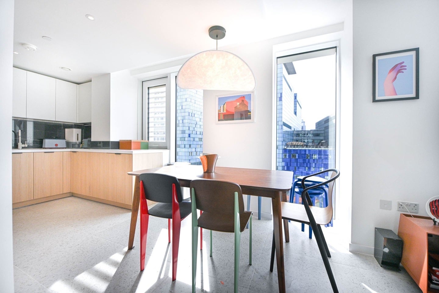 Flat Cendal Crescent in Greater London